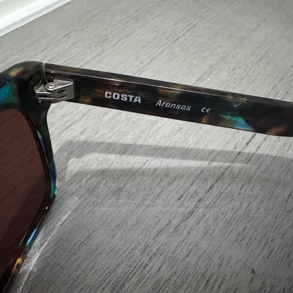 Costa Brown Oversized Glasses with Polarized Lenses - Picture 5 of 9